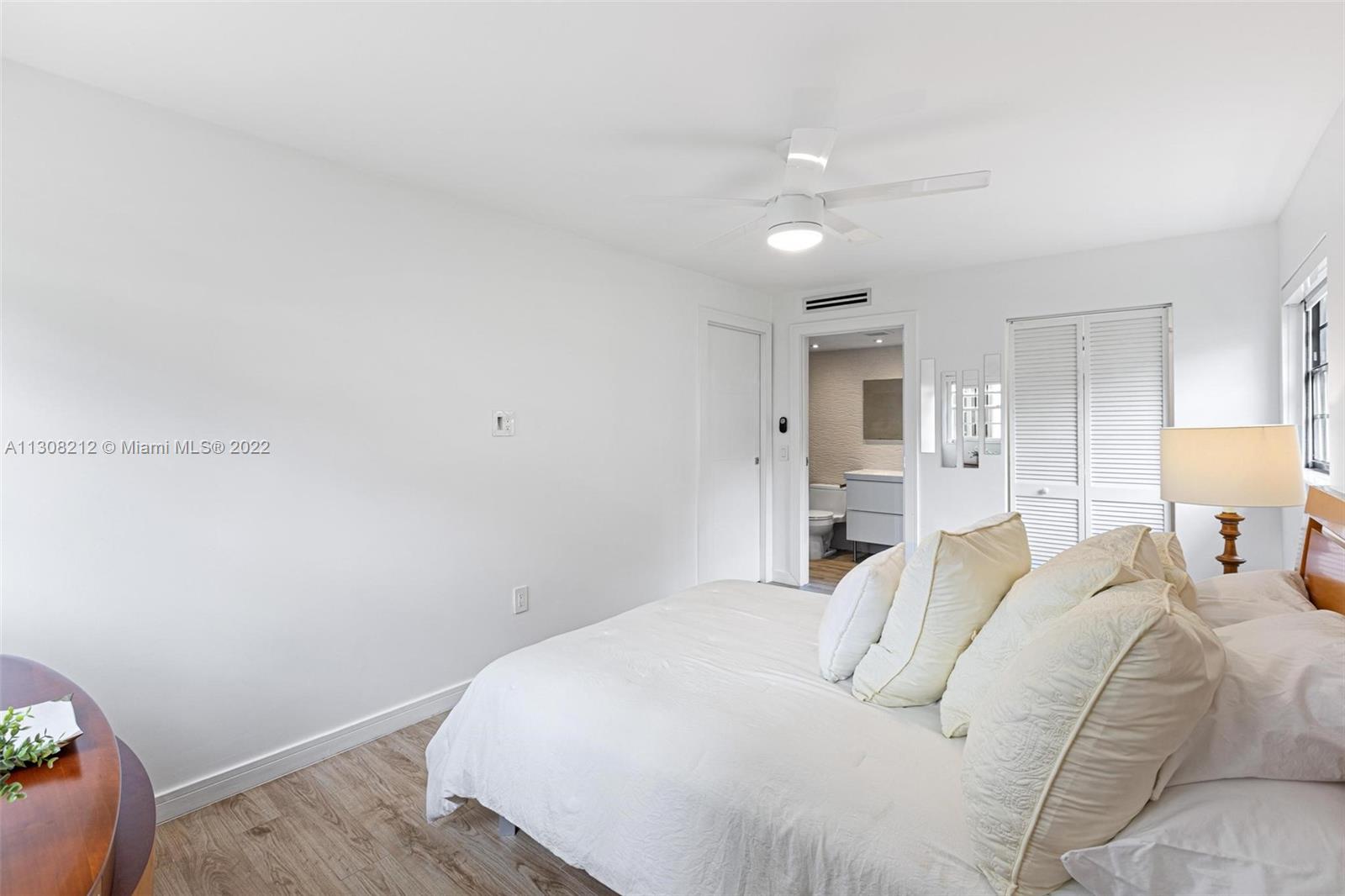 905 NE 199th St Unit: 108