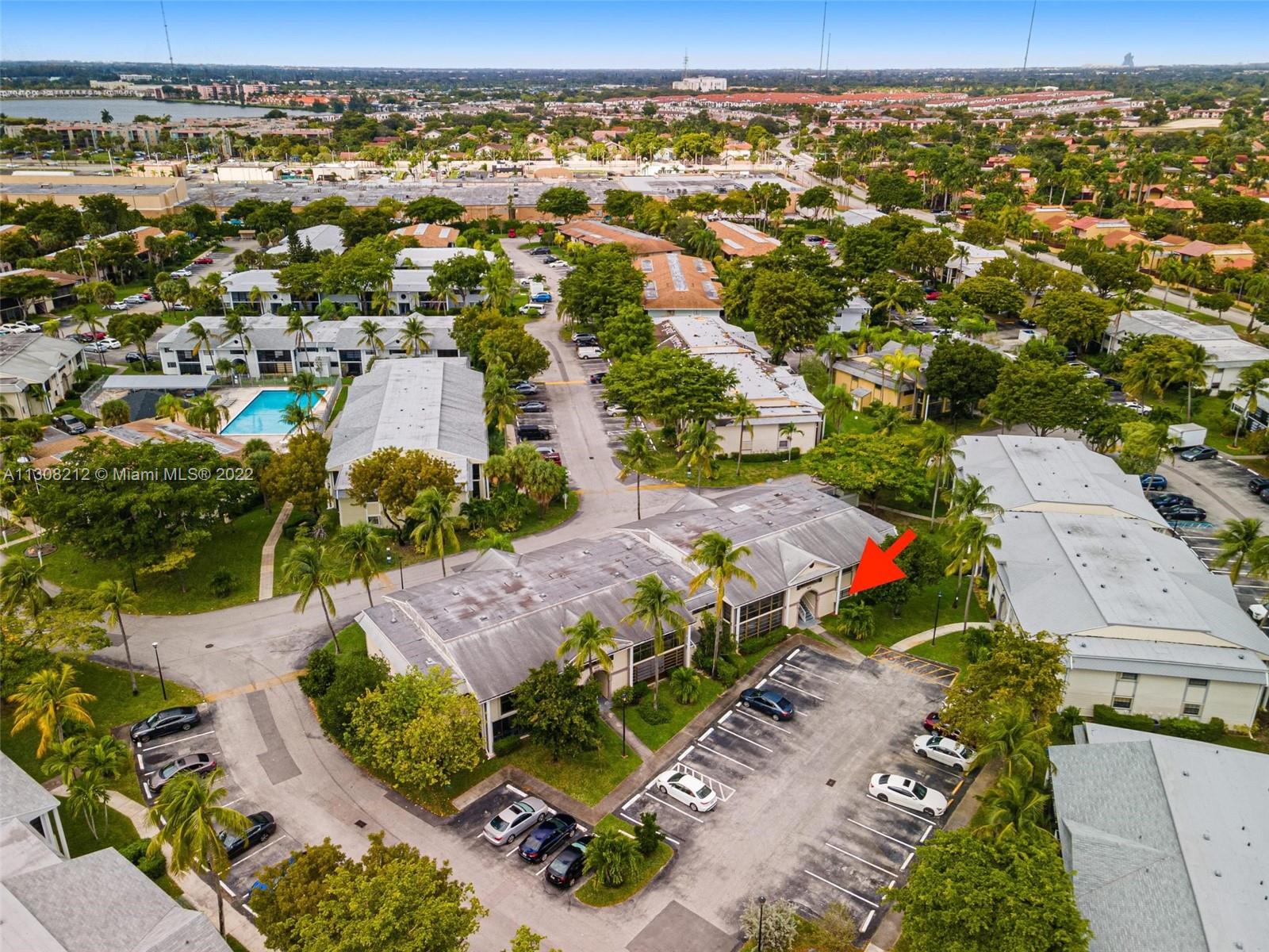 905 NE 199th St Unit: 108