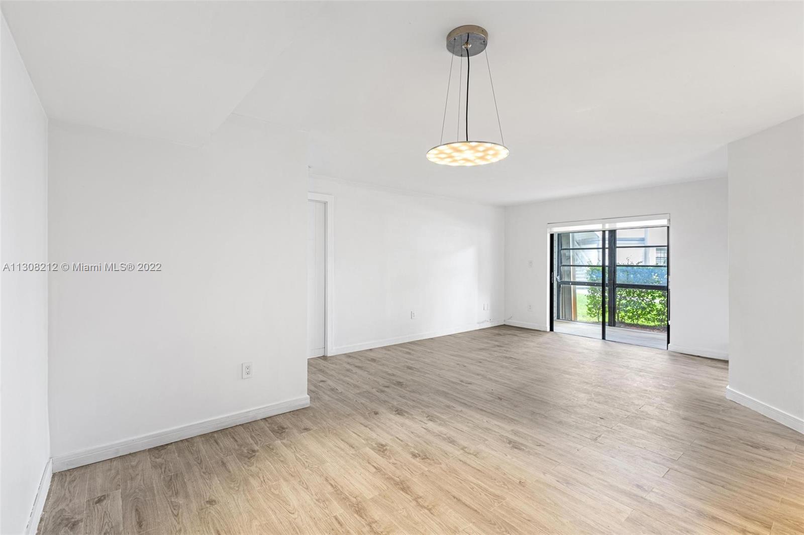 905 NE 199th St Unit: 108