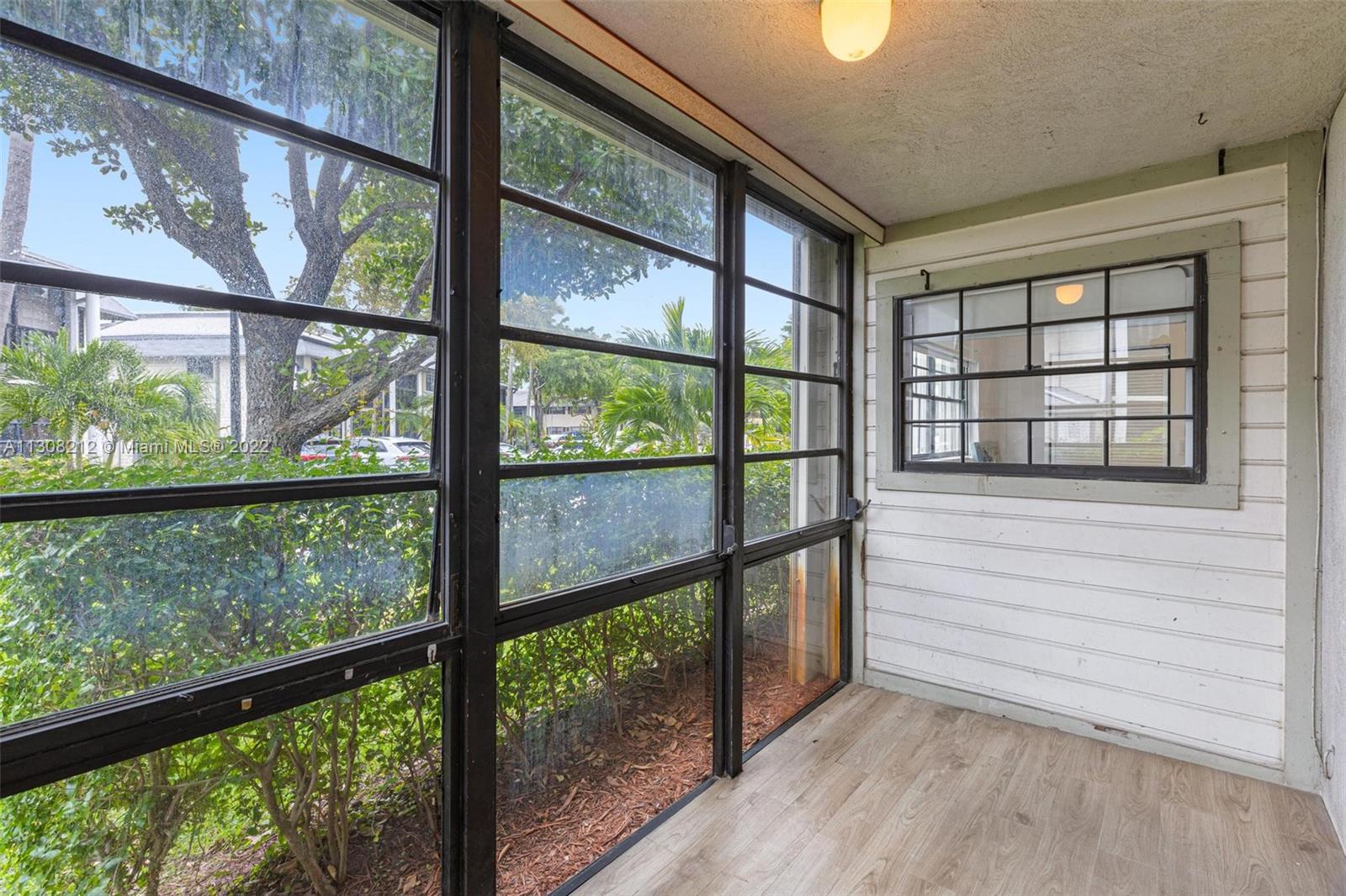 905 NE 199th St Unit: 108