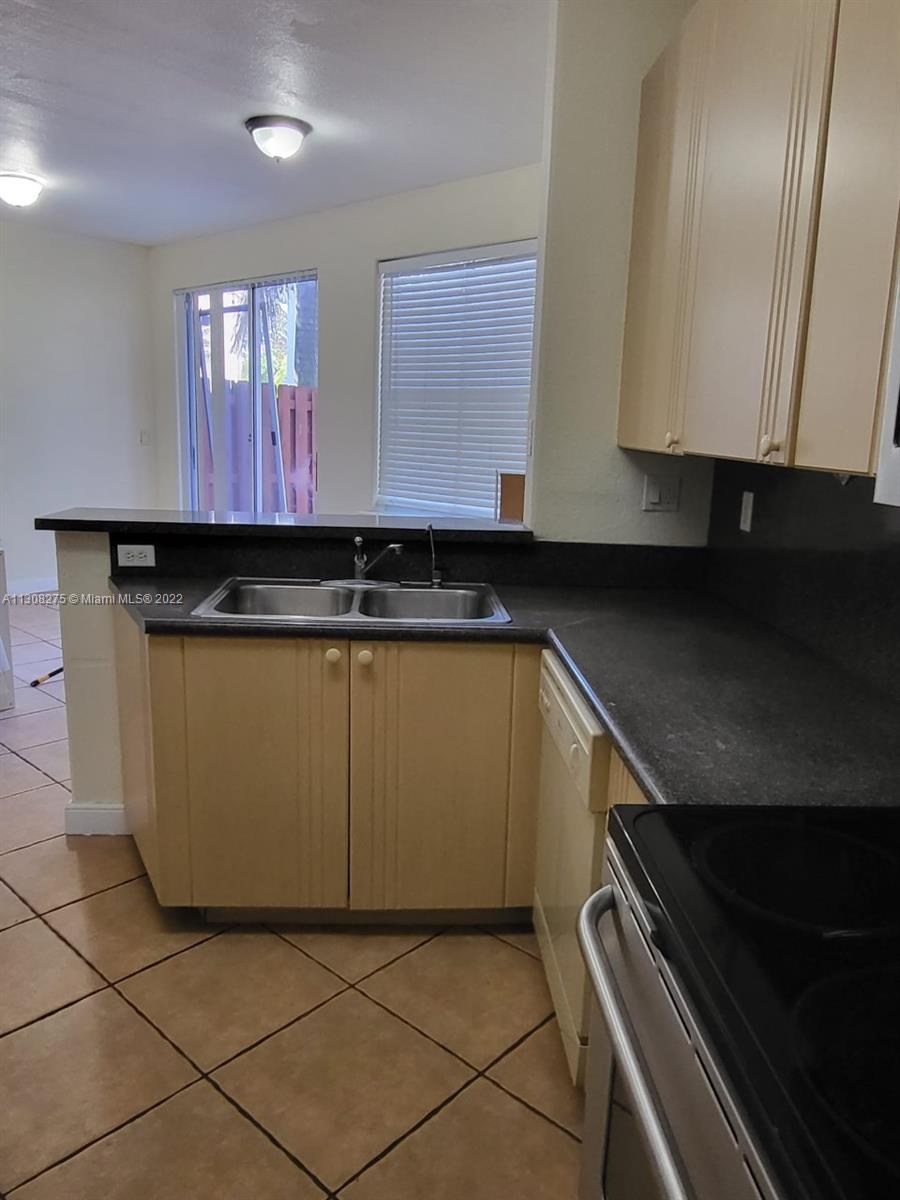 5470 NW 107th Ave Unit: 807