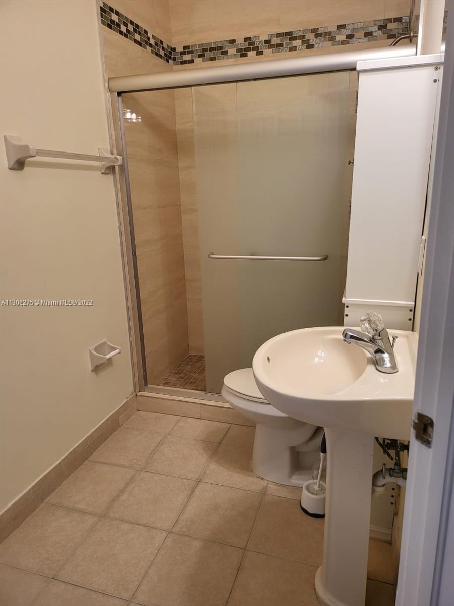 5470 NW 107th Ave Unit: 807
