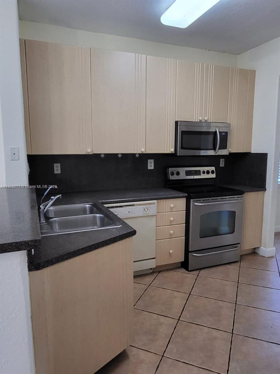 5470 NW 107th Ave Unit: 807