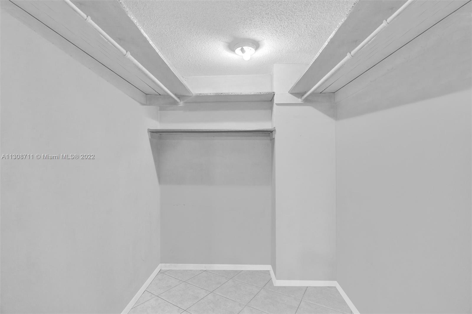 5838 Collins Ave Unit: 10E
