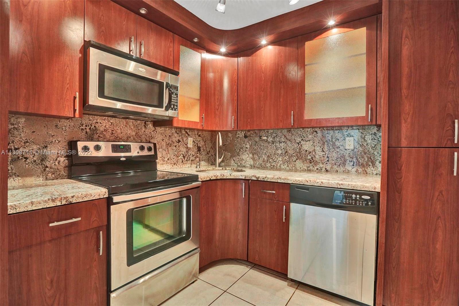 5838 Collins Ave Unit: 10E