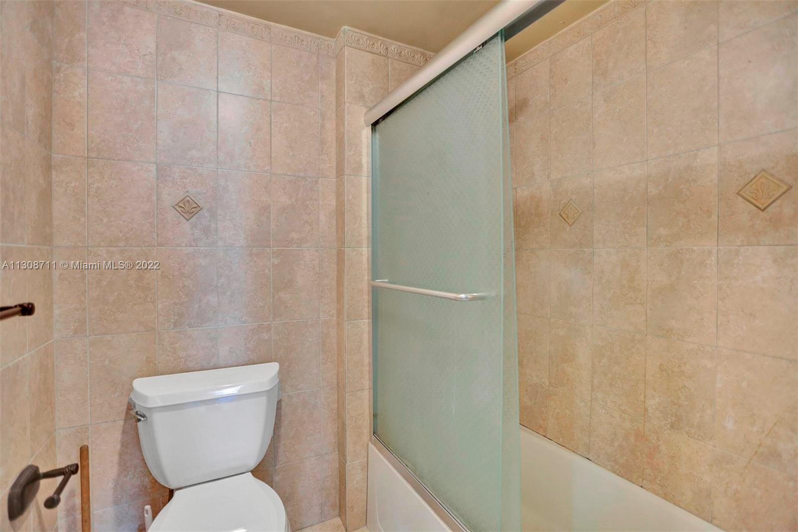 5838 Collins Ave Unit: 10E