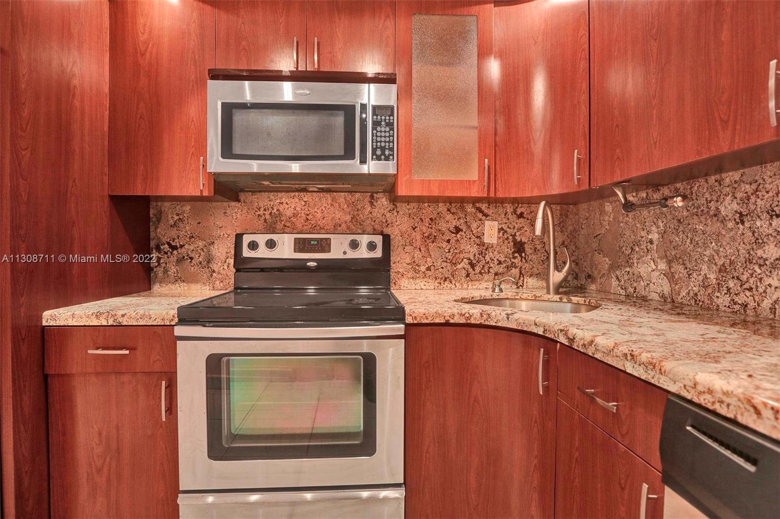 5838 Collins Ave Unit: 10E