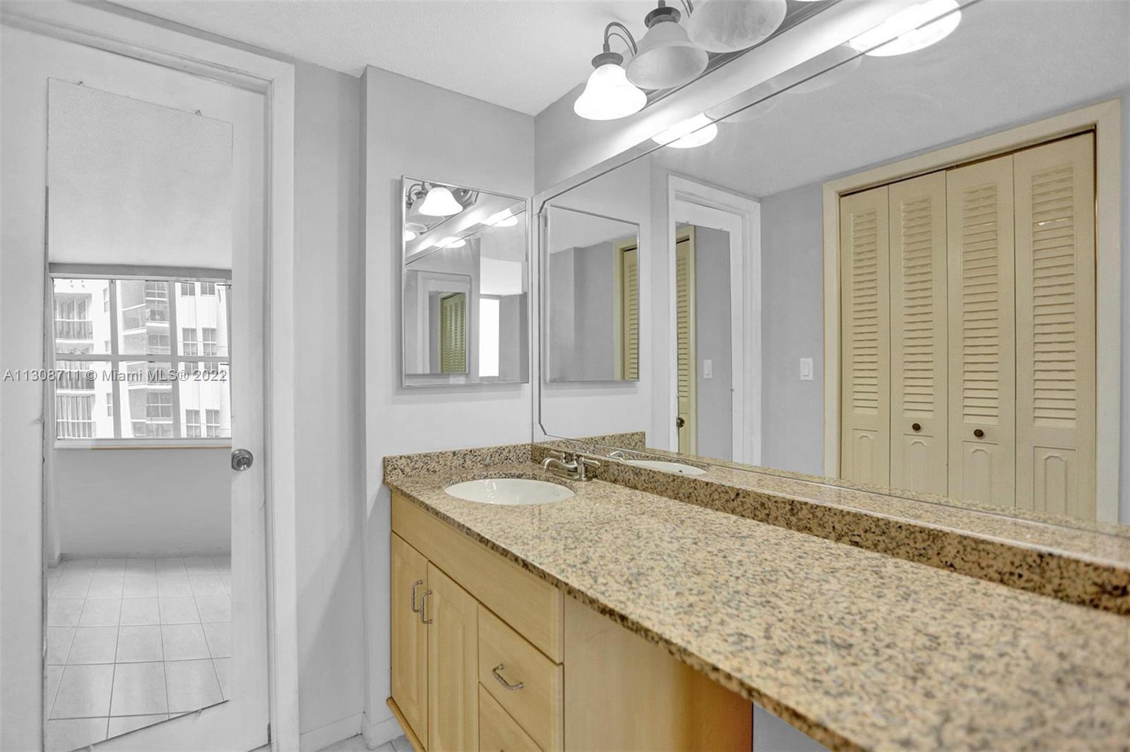 5838 Collins Ave Unit: 10E
