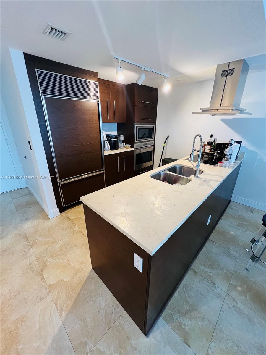 495 Brickell Ave Unit: 2707