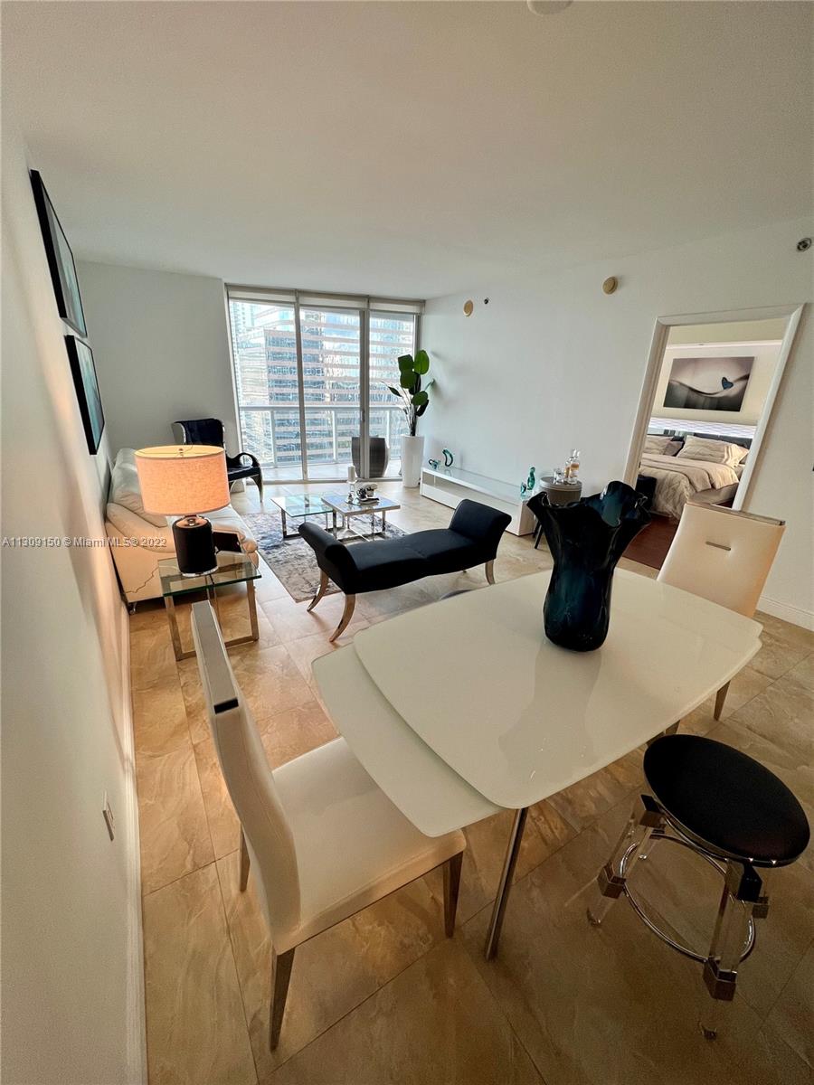 495 Brickell Ave Unit: 2707
