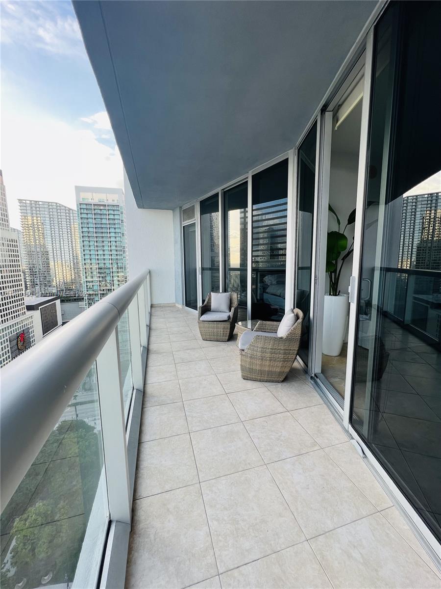 495 Brickell Ave Unit: 2707