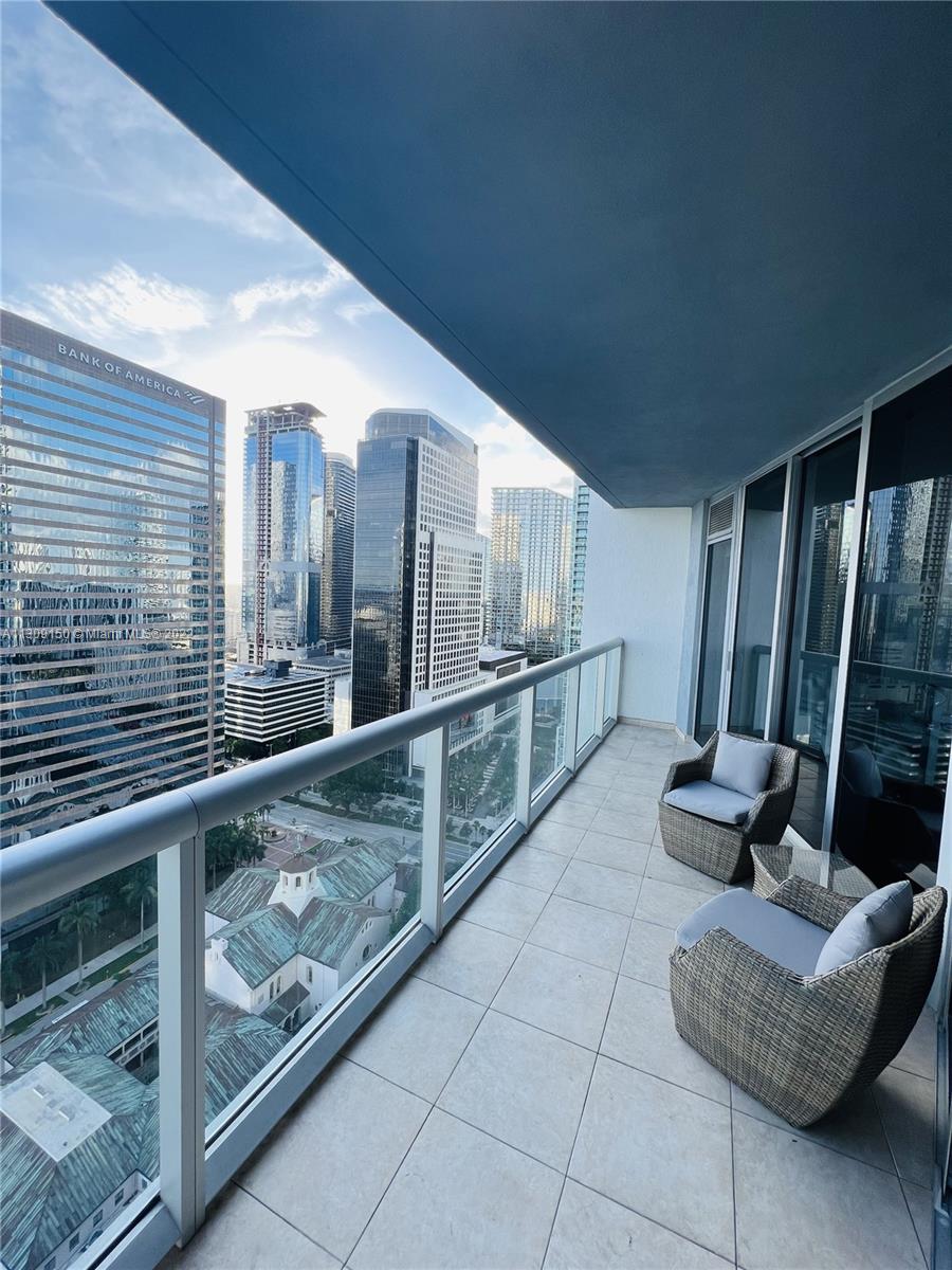 495 Brickell Ave Unit: 2707