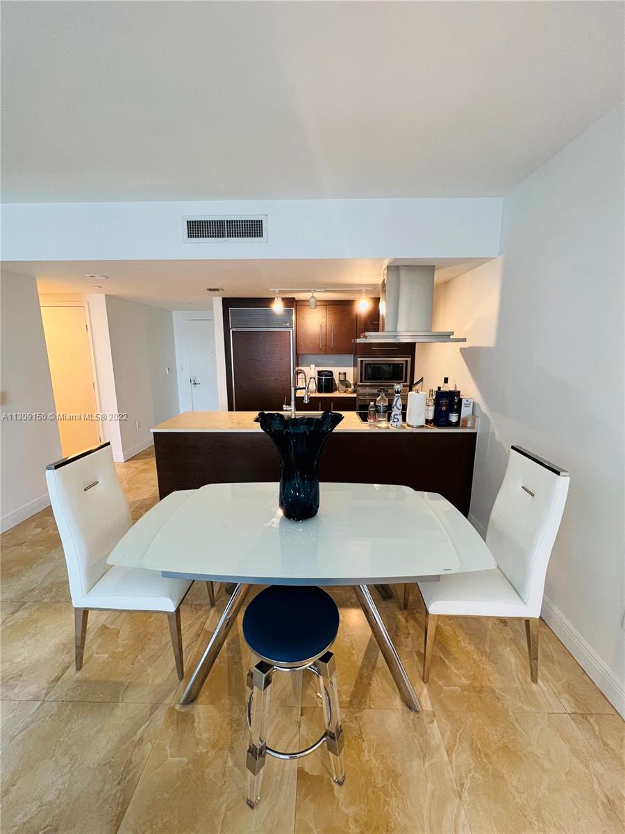 495 Brickell Ave Unit: 2707