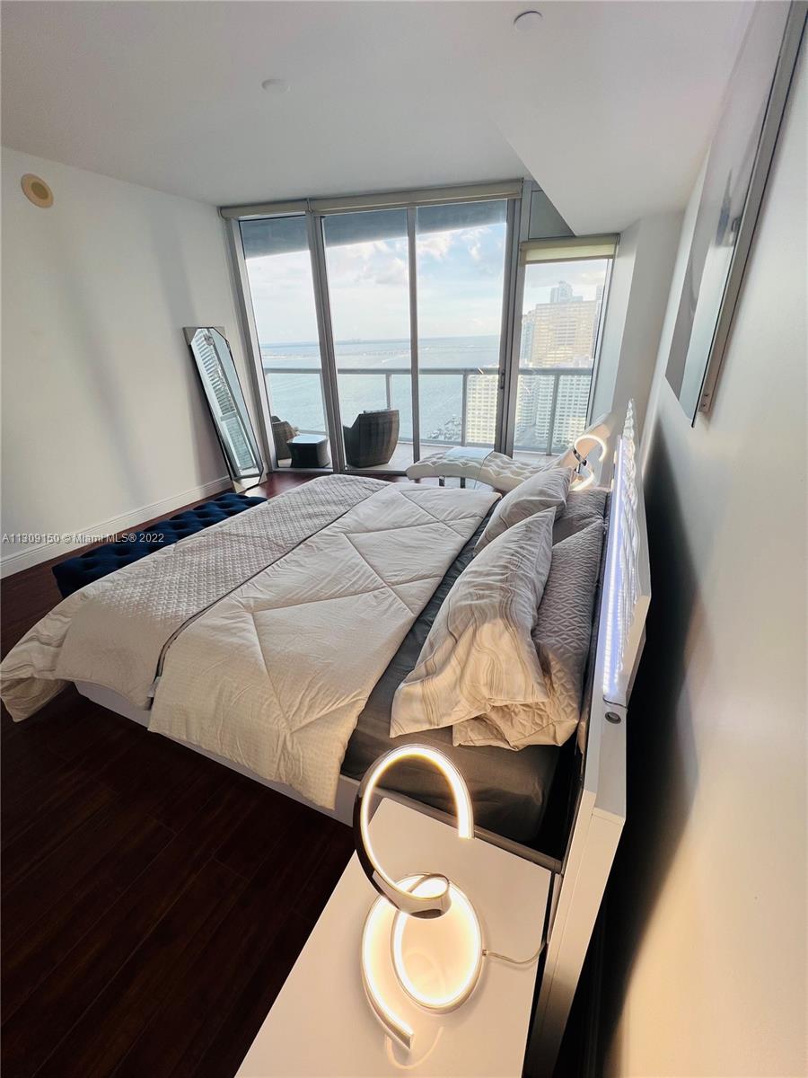 495 Brickell Ave Unit: 2707
