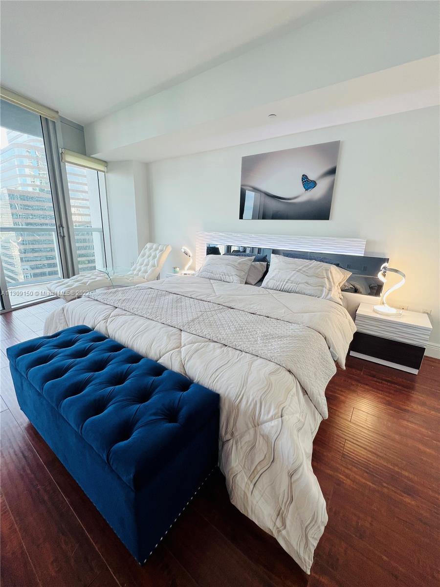 495 Brickell Ave Unit: 2707