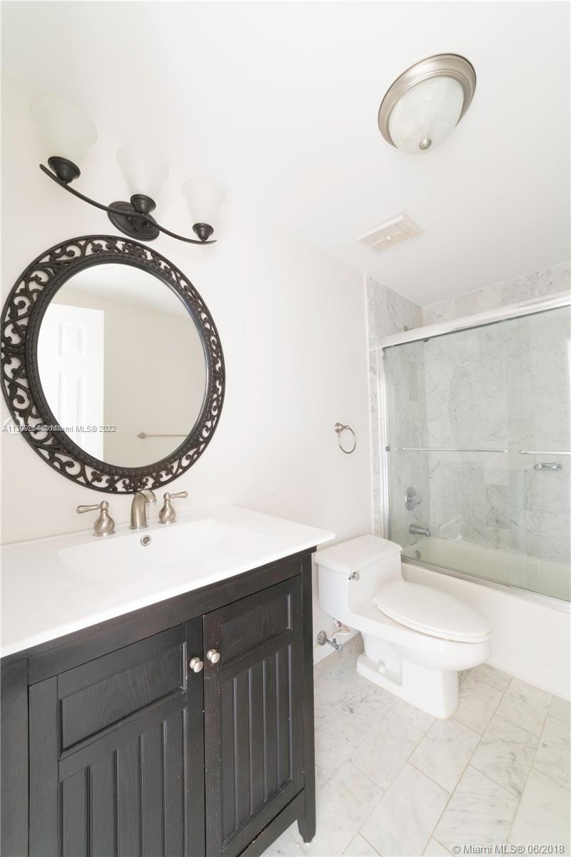 10202 SW 77th Ct Unit: 10202