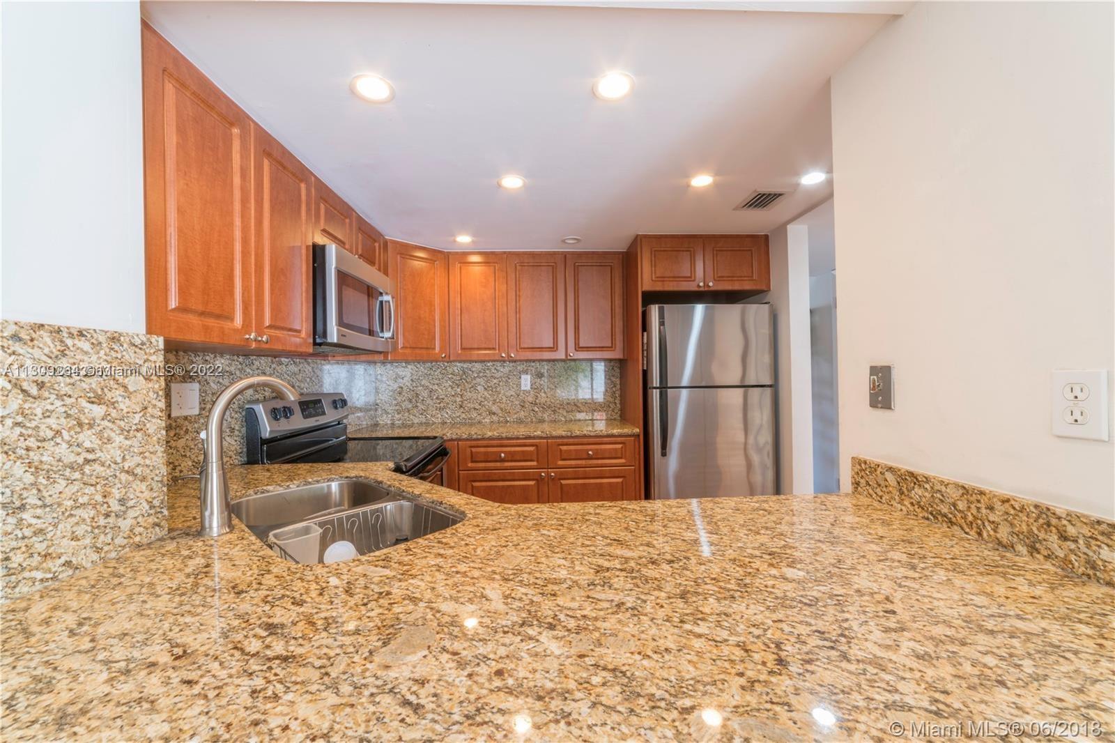 10202 SW 77th Ct Unit: 10202