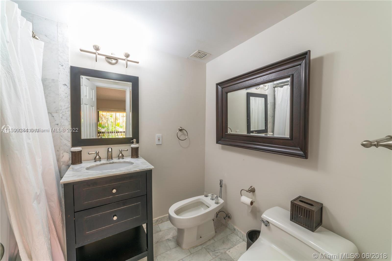 10202 SW 77th Ct Unit: 10202