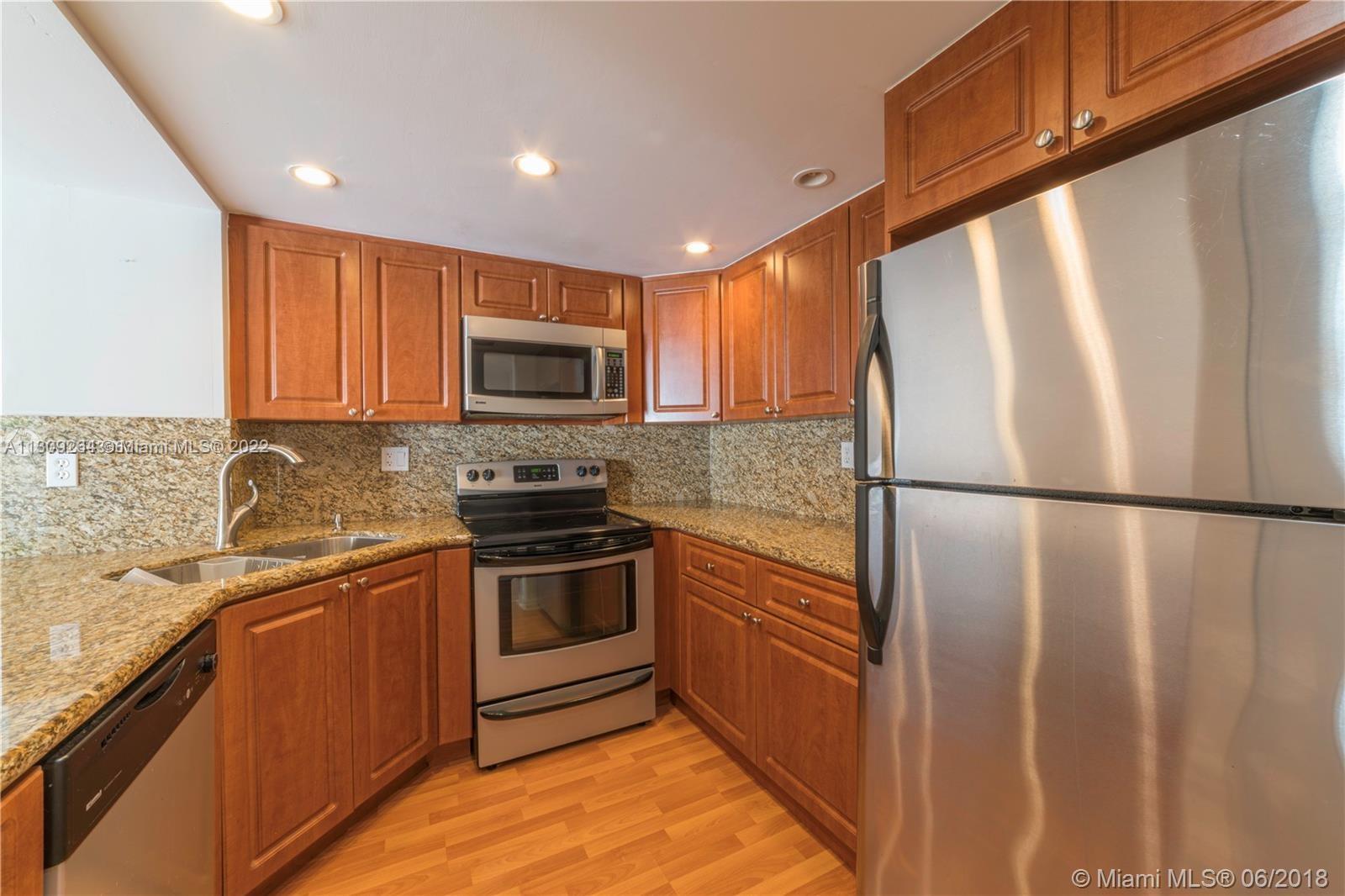 10202 SW 77th Ct Unit: 10202