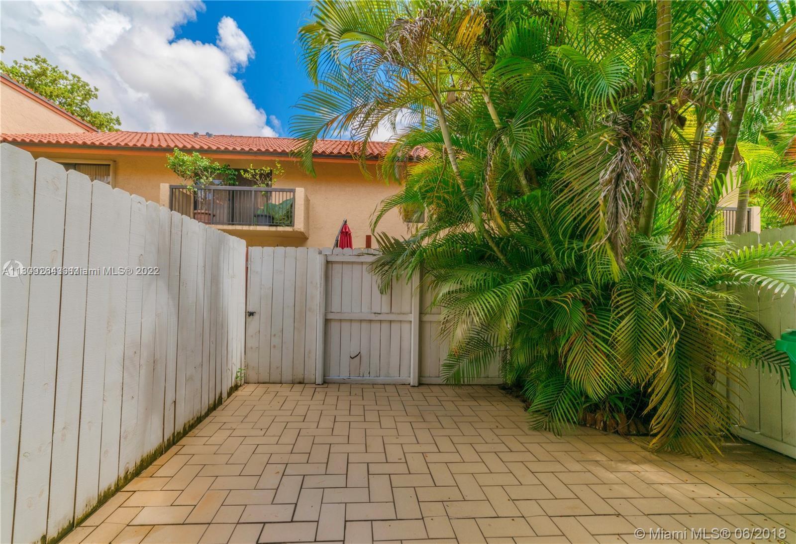 10202 SW 77th Ct Unit: 10202