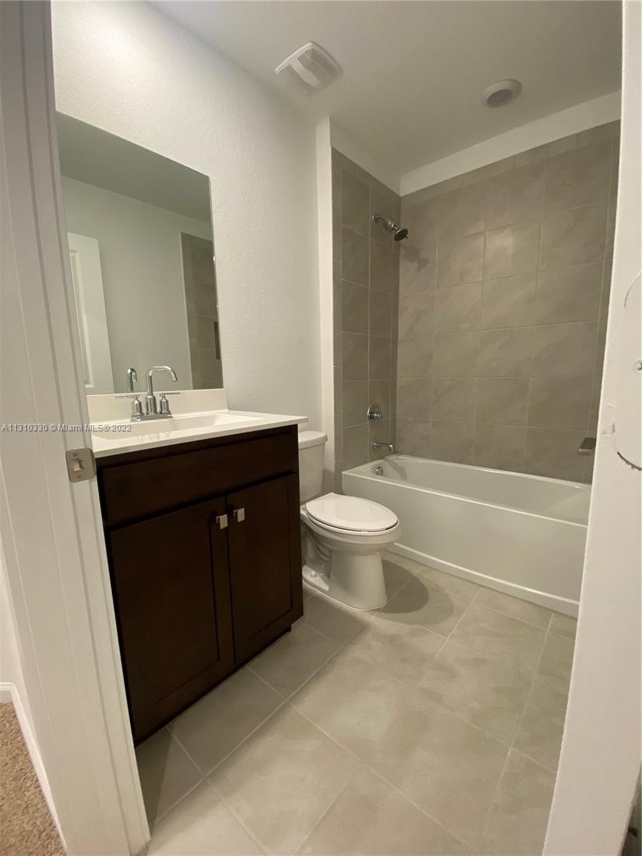 2431 SE 10th Ct Unit: 0