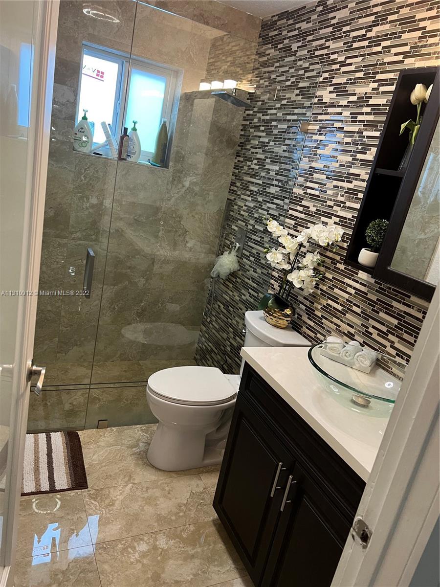8924 NW 113th St Unit: 8924