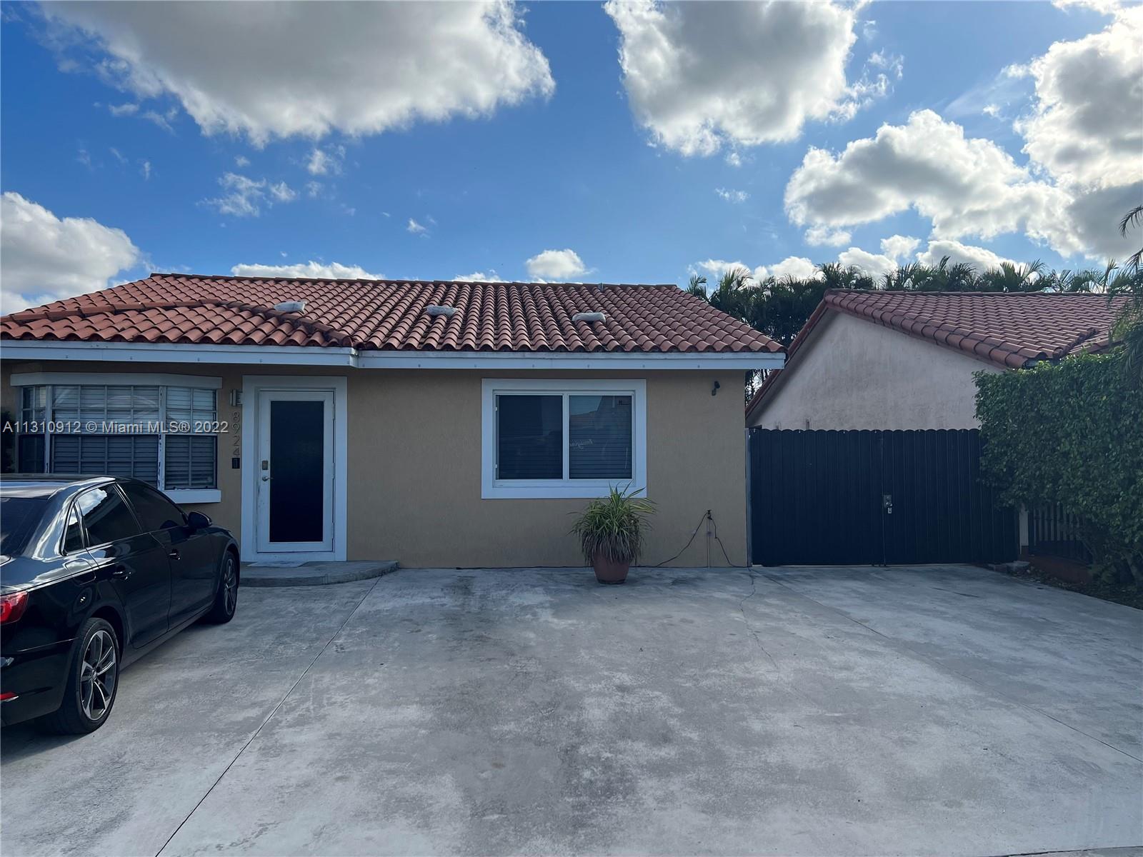 8924 NW 113th St Unit: 8924