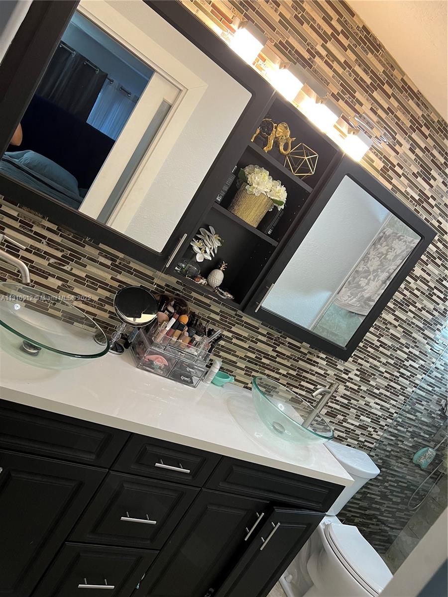 8924 NW 113th St Unit: 8924