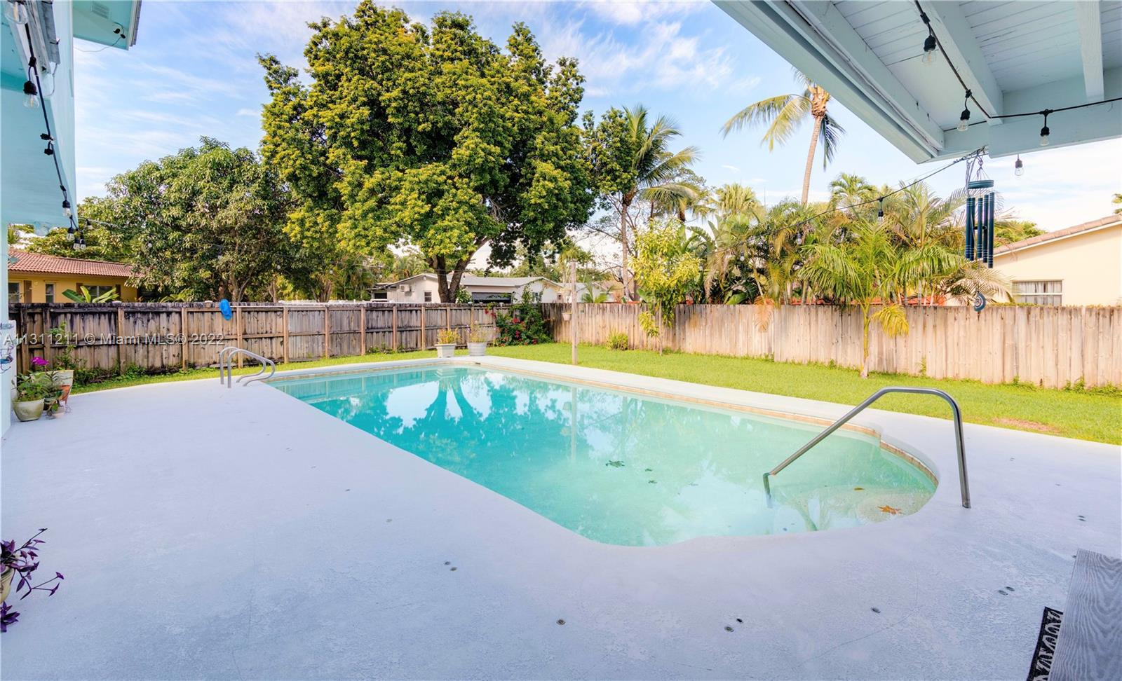 6331 SW 1 court