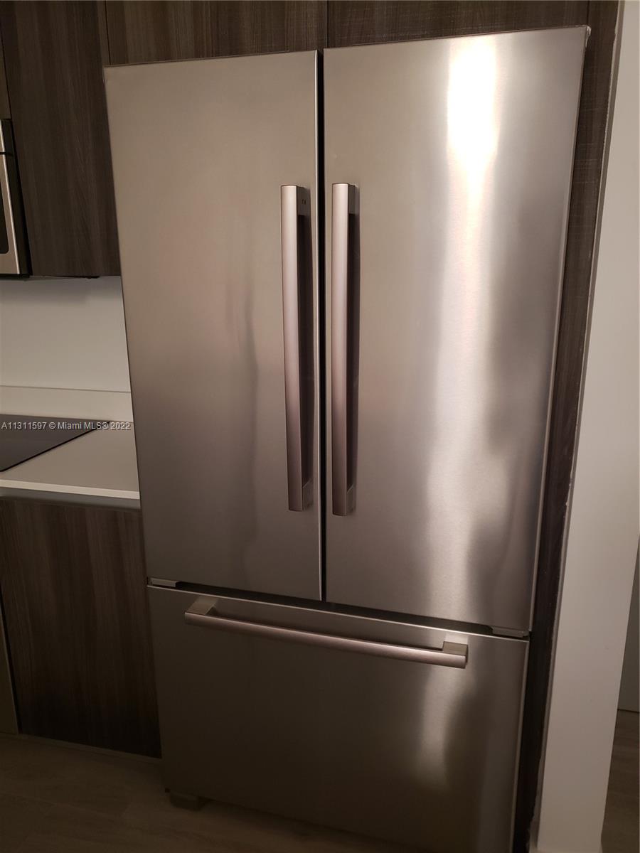488 NE 18th St Unit: 207