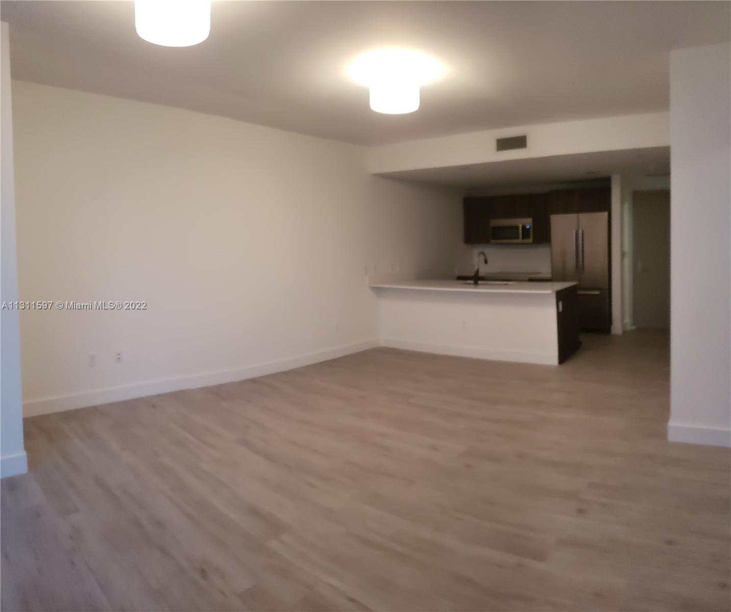 488 NE 18th St Unit: 207