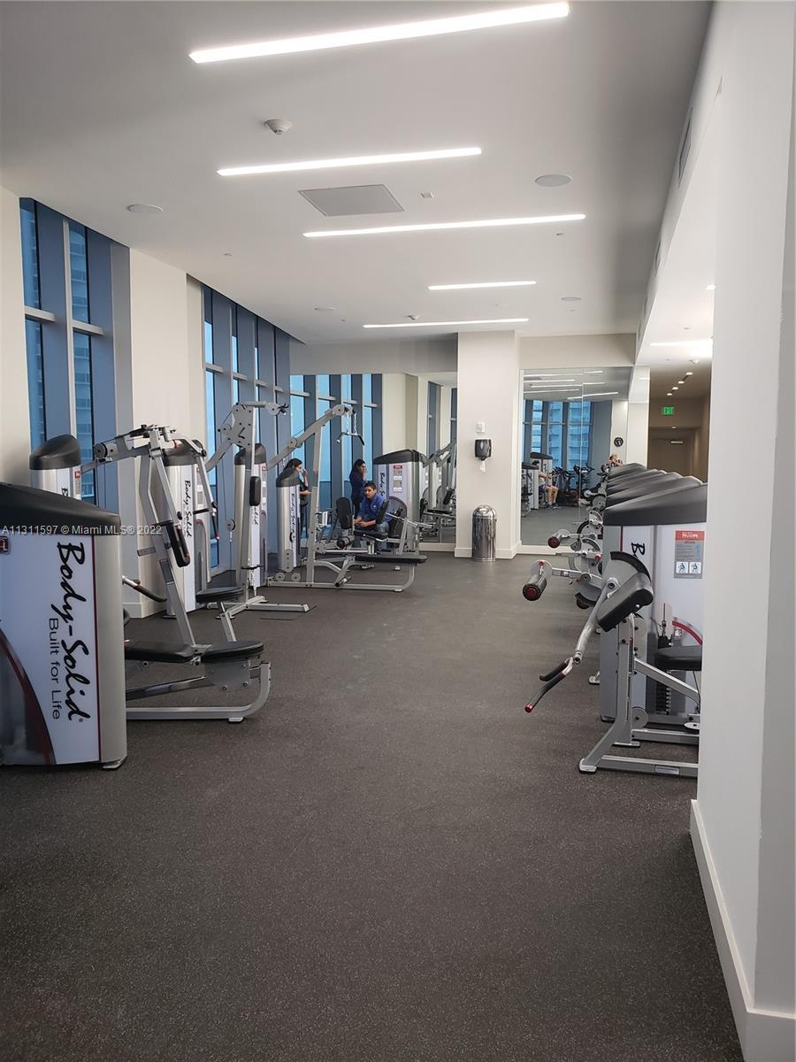 488 NE 18th St Unit: 207