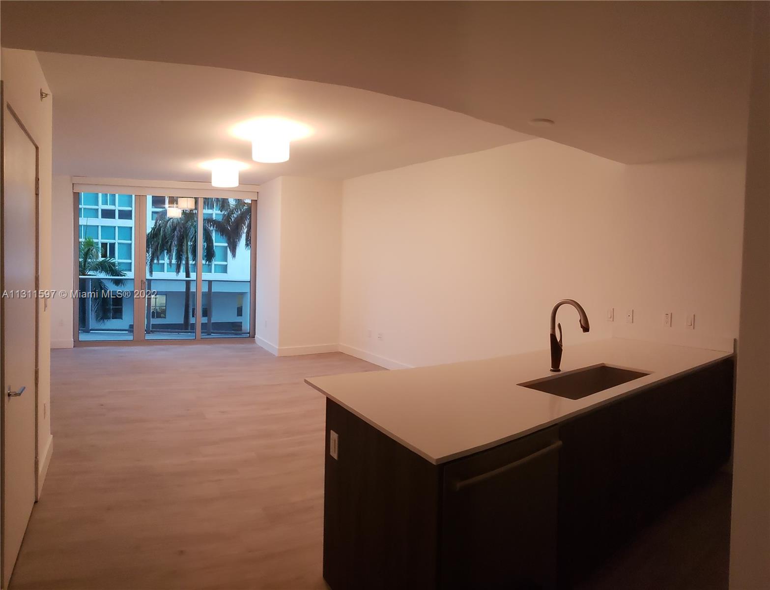 488 NE 18th St Unit: 207