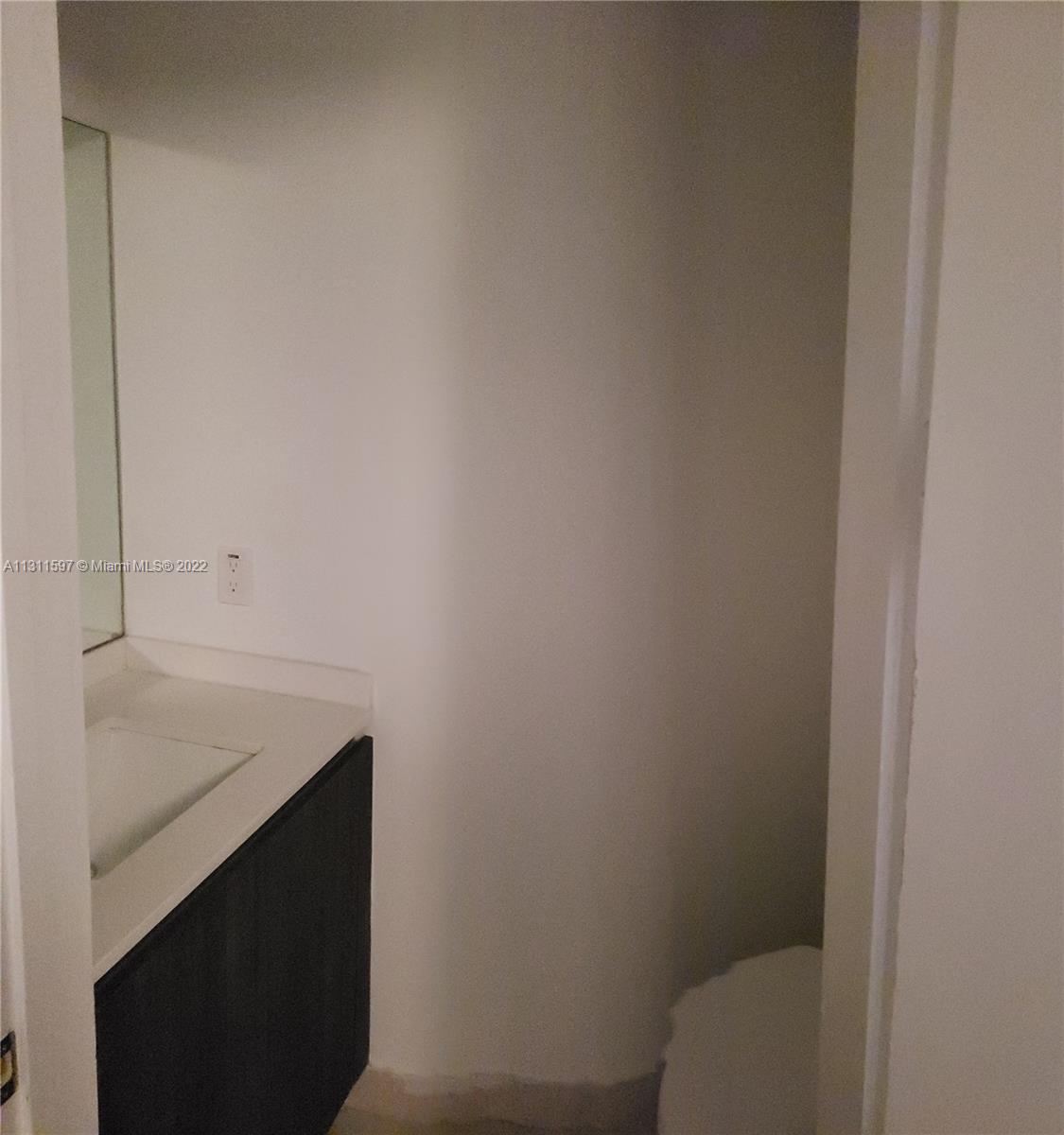 488 NE 18th St Unit: 207