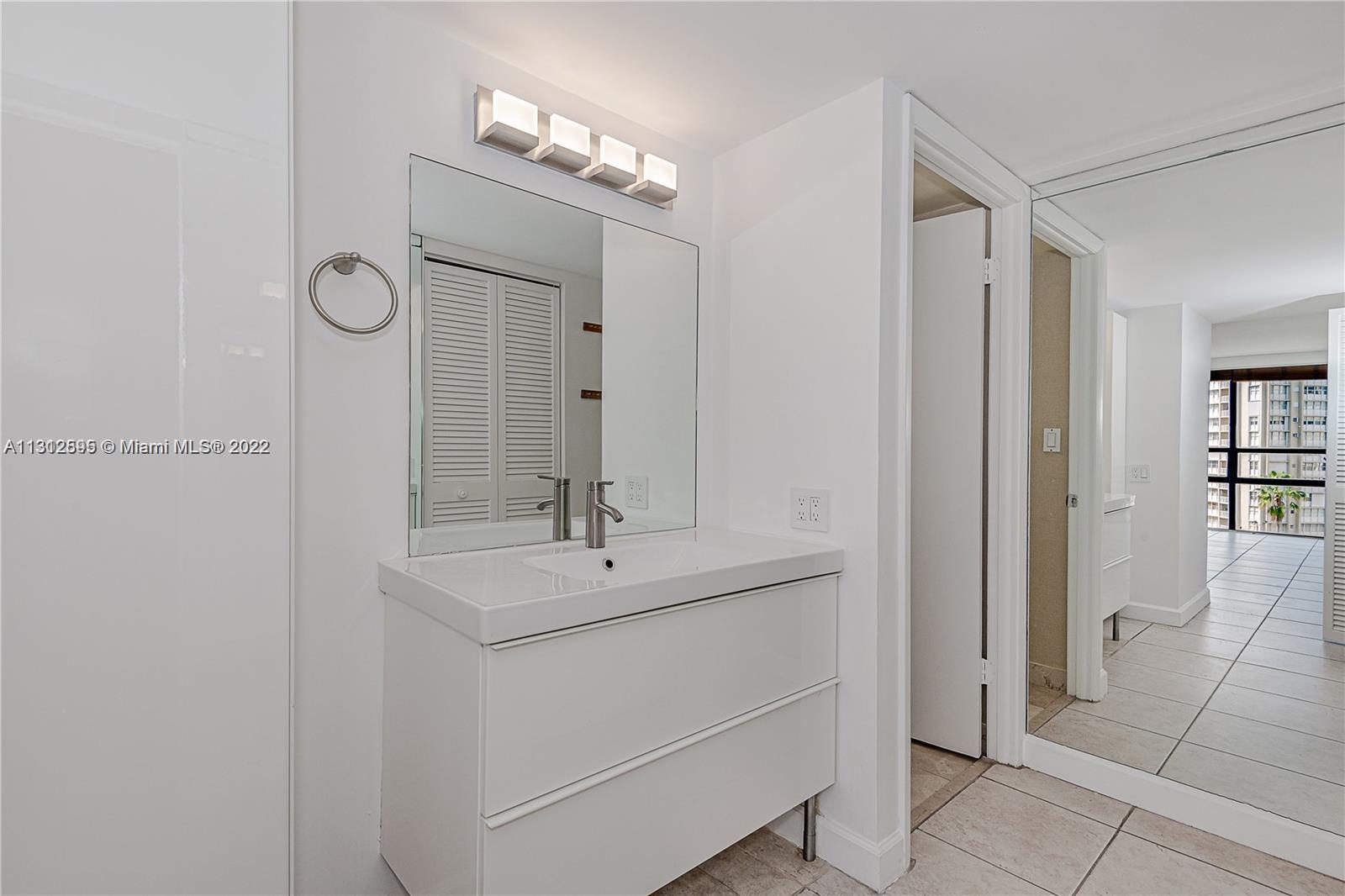1450 Brickell Bay Dr Unit: 711