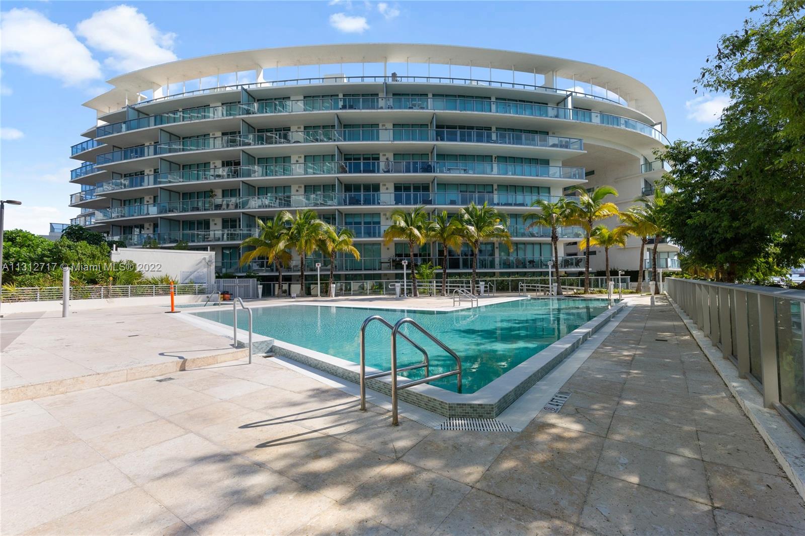 6620 Indian Creek Dr Unit: 208