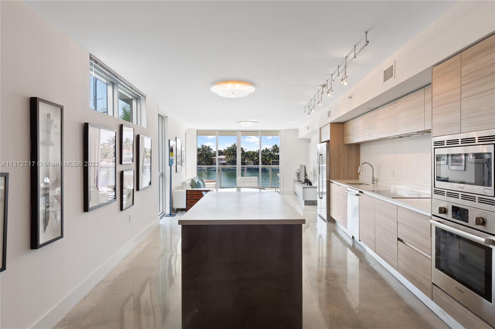 6620 Indian Creek Dr Unit: 208