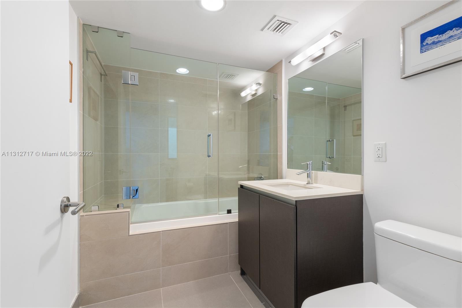 6620 Indian Creek Dr Unit: 208