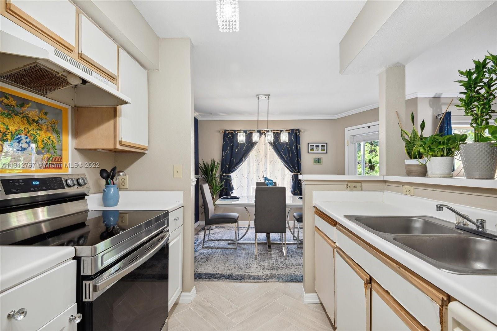 2300 NW 33rd St Unit: 904