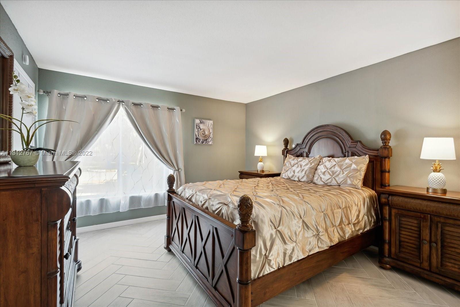 2300 NW 33rd St Unit: 904