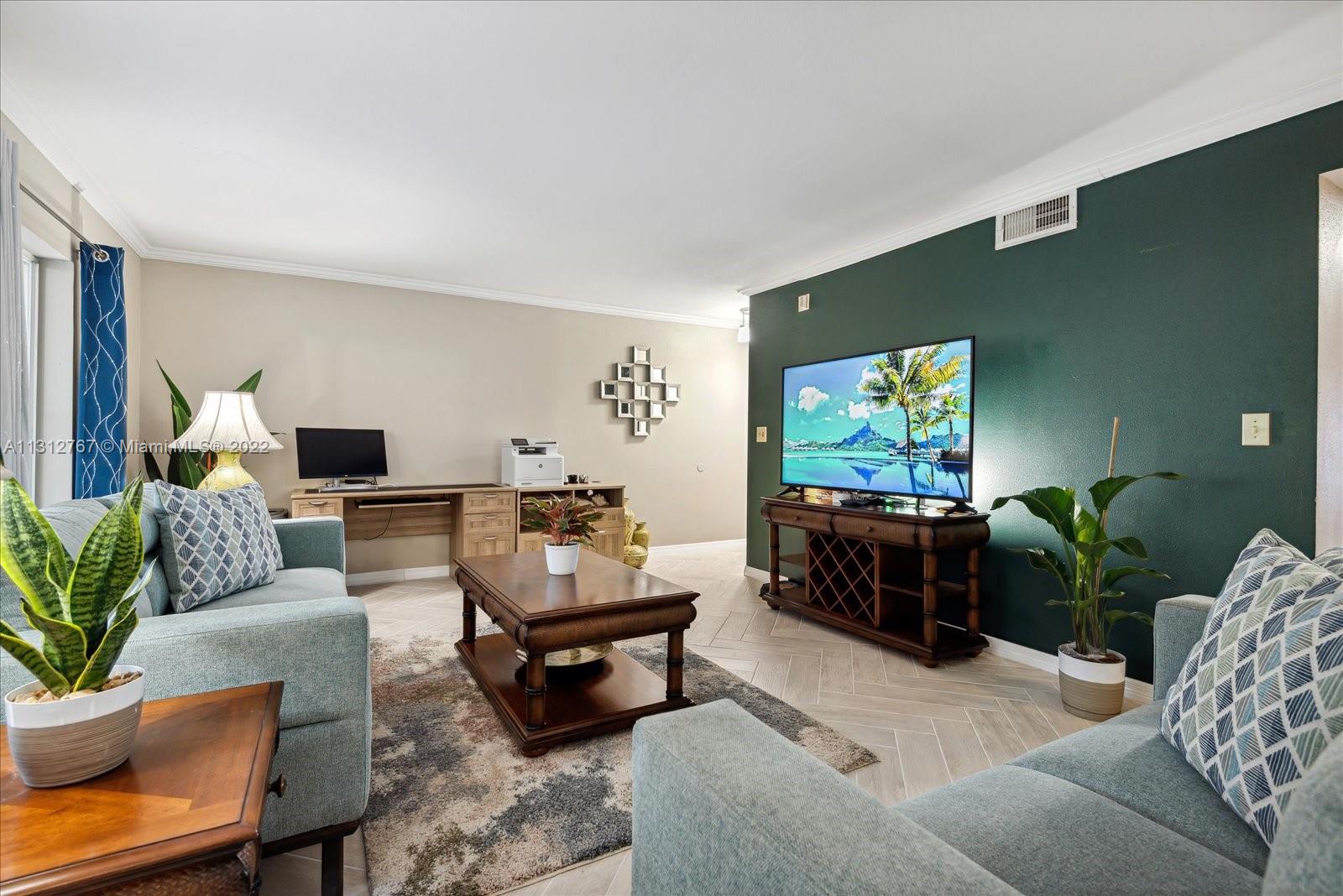 2300 NW 33rd St Unit: 904