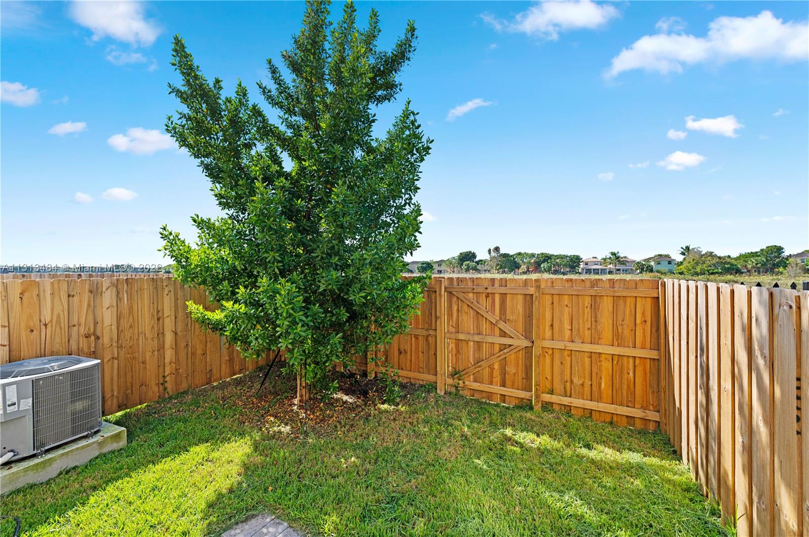 1044 SE 23rd Ave
