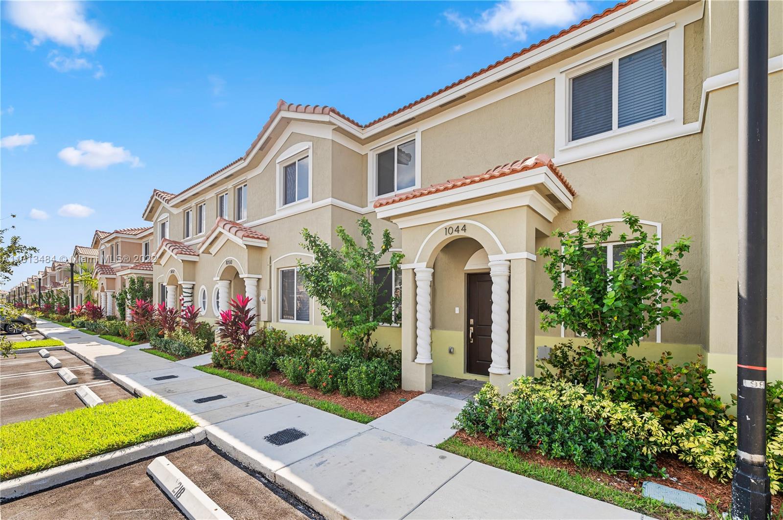 1044 SE 23rd Ave