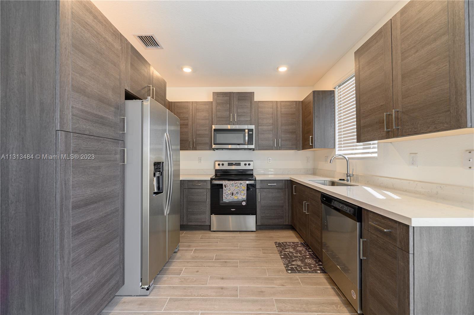 1044 SE 23rd Ave