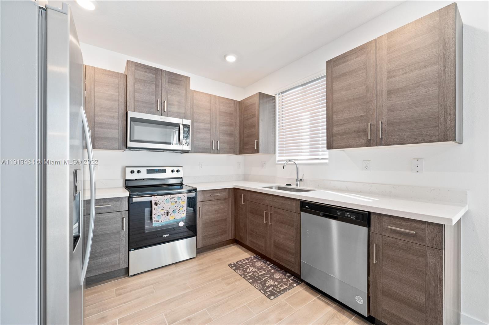 1044 SE 23rd Ave