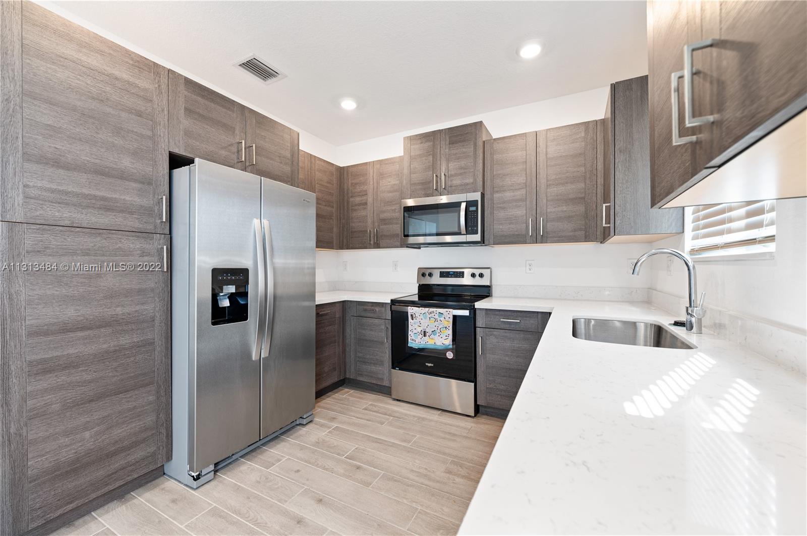 1044 SE 23rd Ave