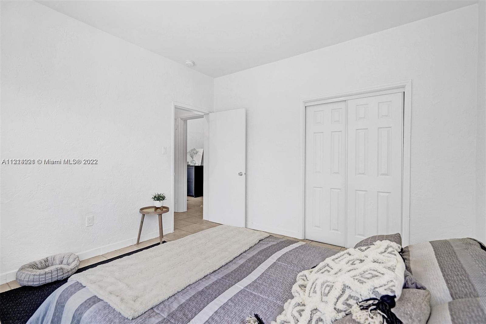6860 Abbott Ave Unit: 3