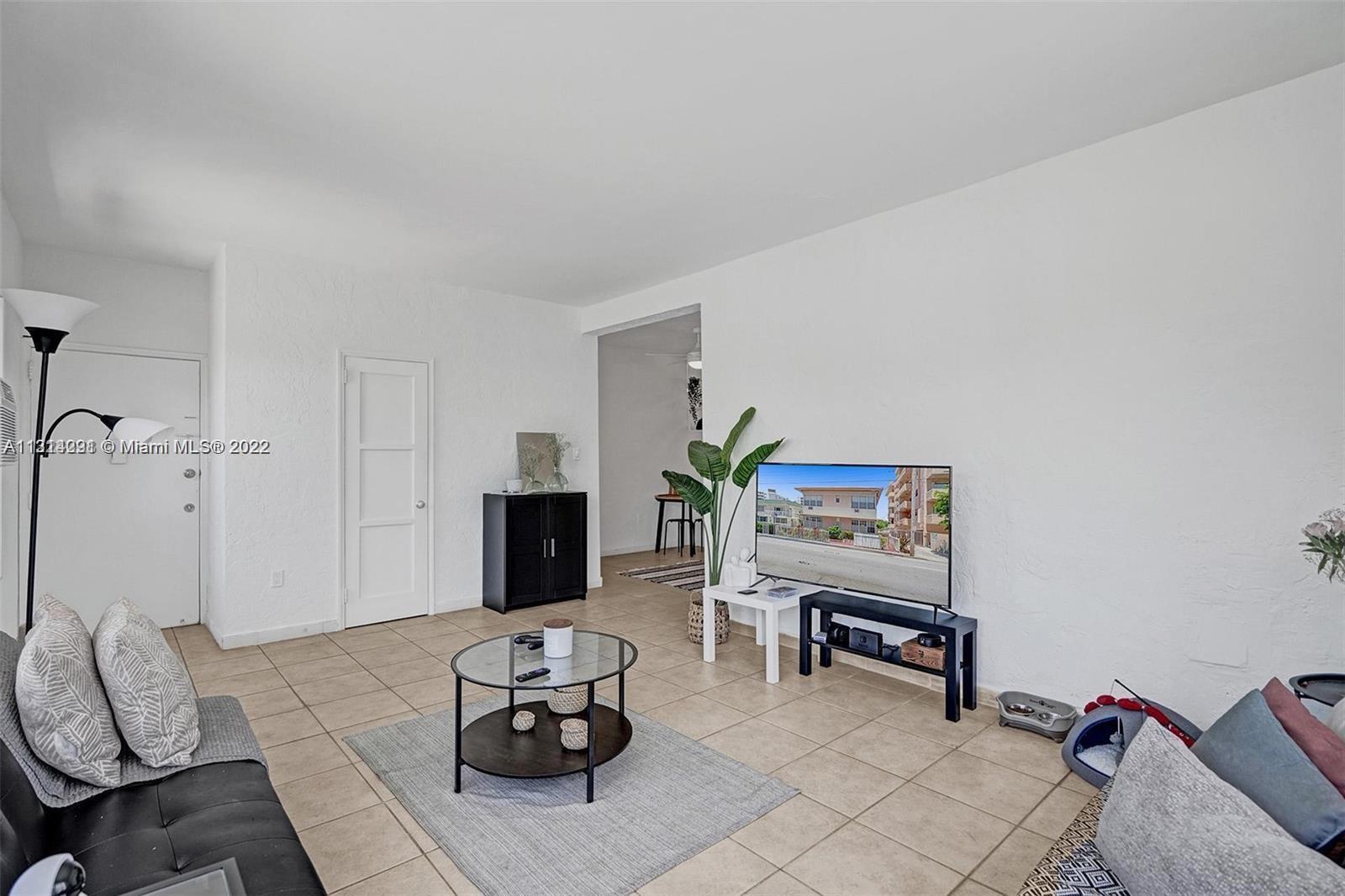 6860 Abbott Ave Unit: 3