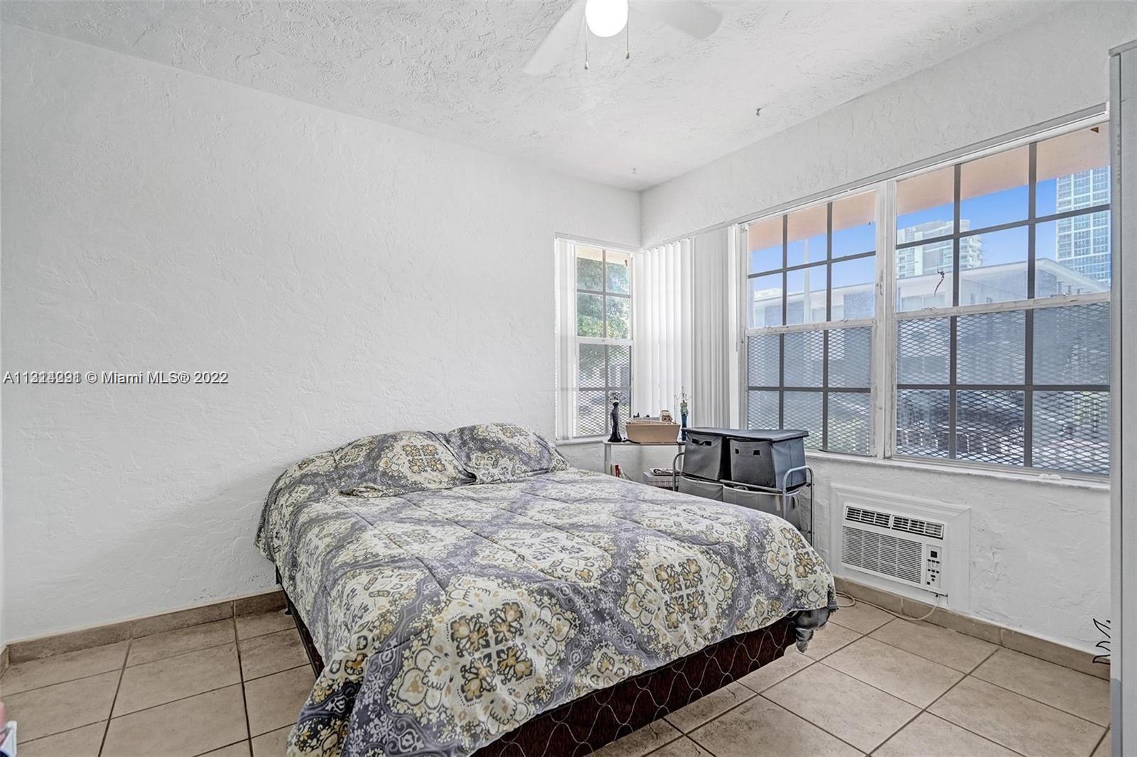 6860 Abbott Ave Unit: 3