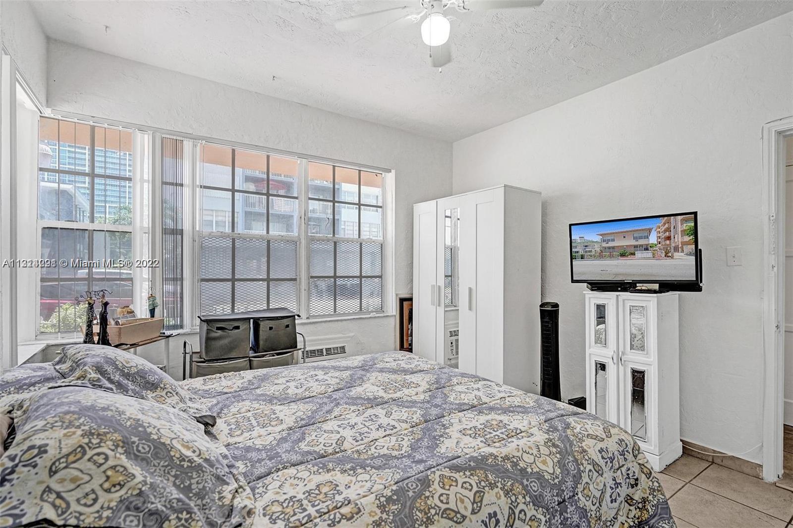 6860 Abbott Ave Unit: 3